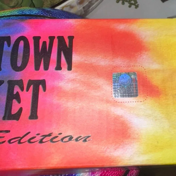 Chinatown Market GROOVY TYE DYE BASKETBALL BRAND NEW RARE 100% AUTHENTIC POP ART